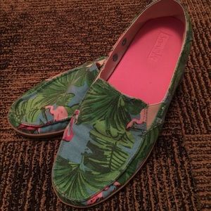 EUC Sanuk Flamingo sandals